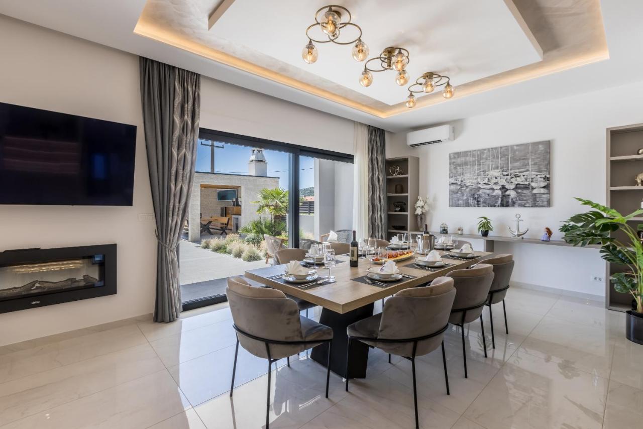 Luxury Villa Diana With Heated Pool And Jacuzzi Dograde Exterior photo