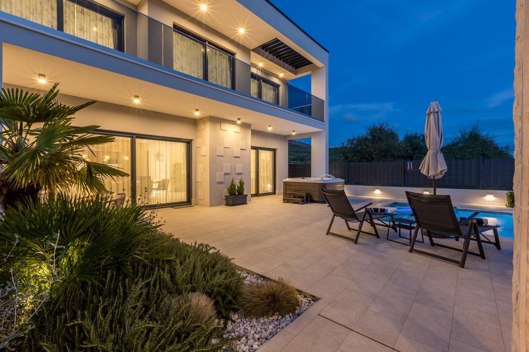 Luxury Villa Diana With Heated Pool And Jacuzzi Dograde Exterior photo