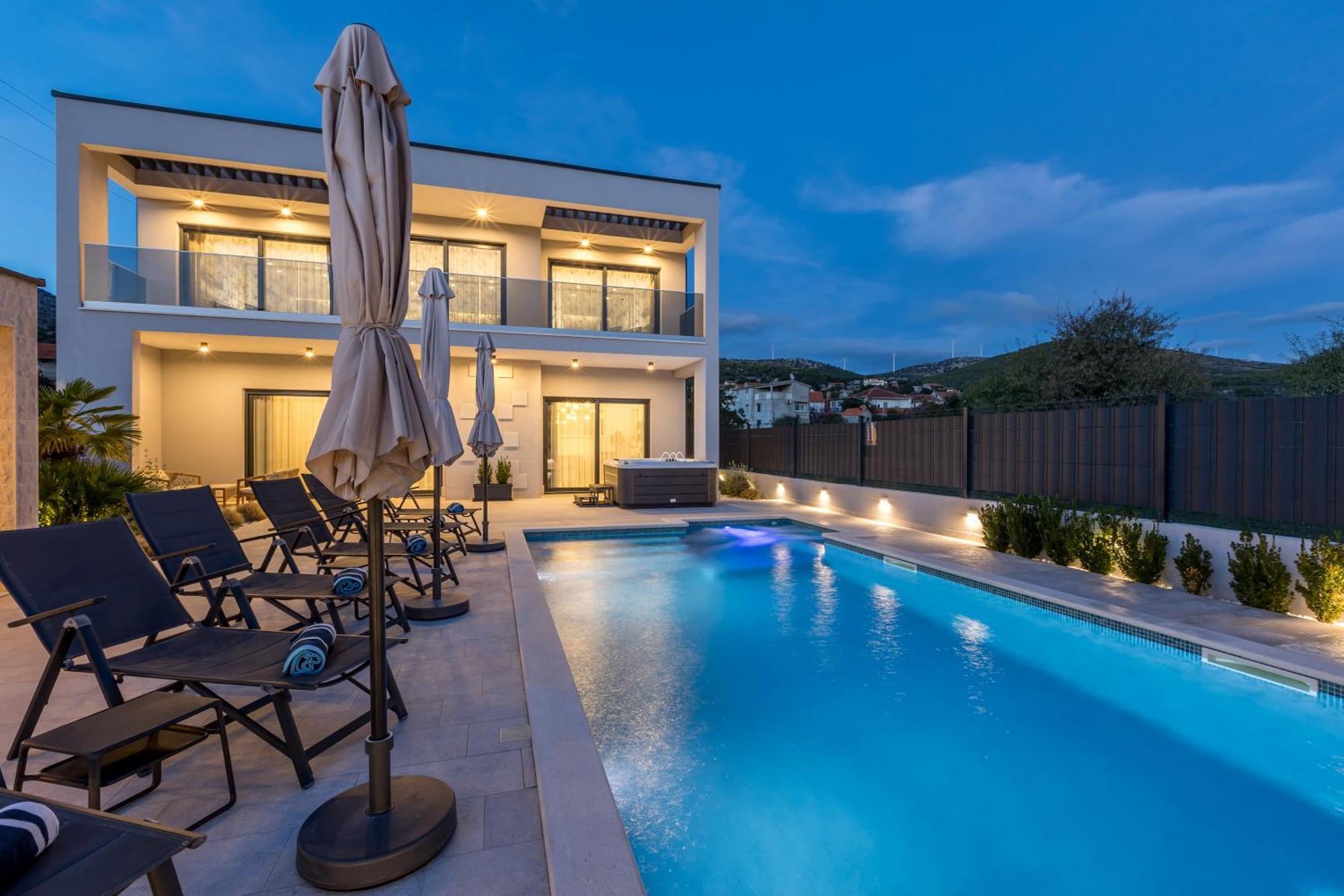 Luxury Villa Diana With Heated Pool And Jacuzzi Dograde Exterior photo