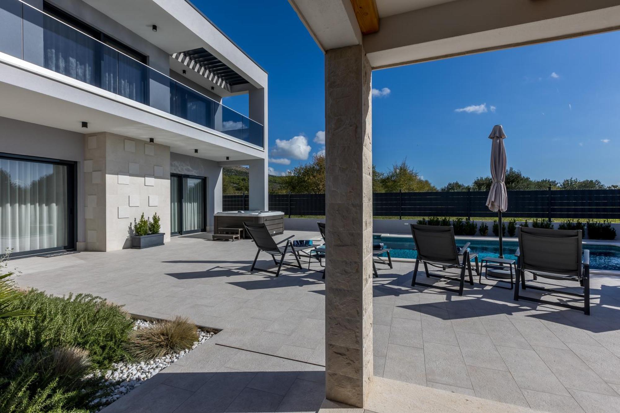 Luxury Villa Diana With Heated Pool And Jacuzzi Dograde Exterior photo
