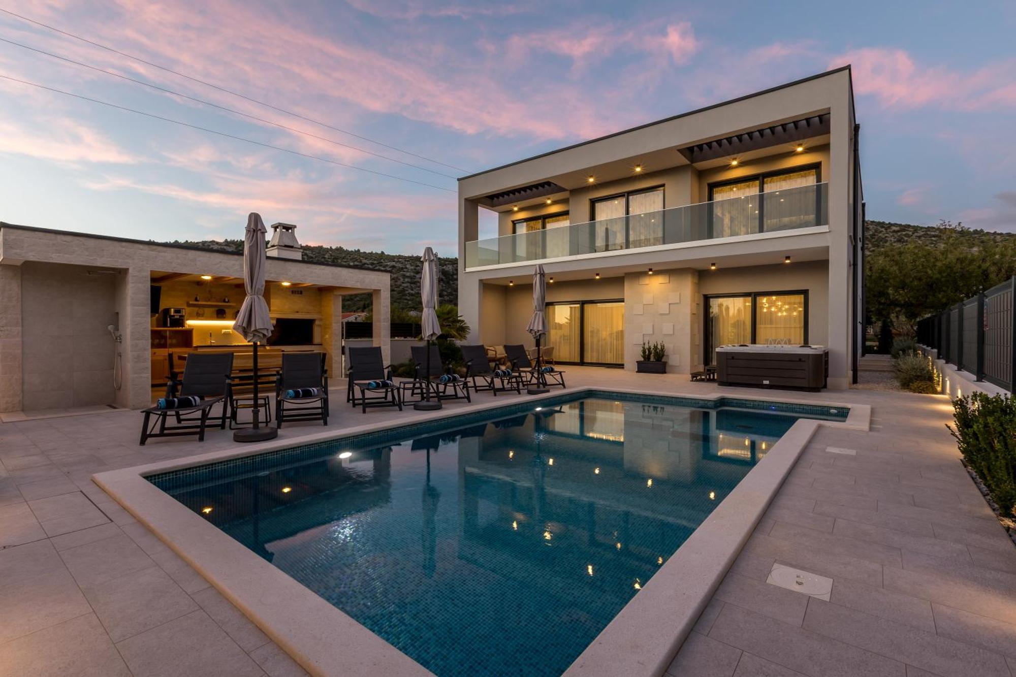 Luxury Villa Diana With Heated Pool And Jacuzzi Dograde Exterior photo