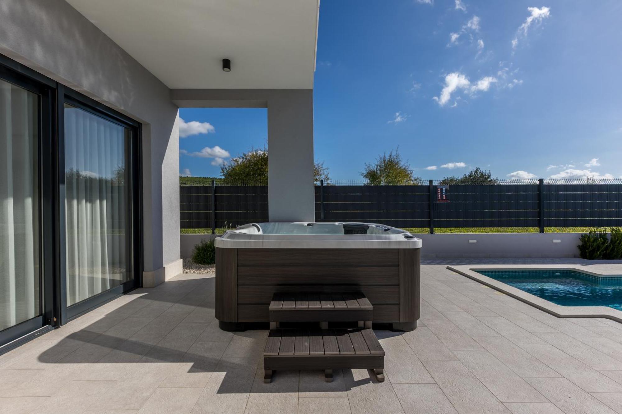 Luxury Villa Diana With Heated Pool And Jacuzzi Dograde Exterior photo