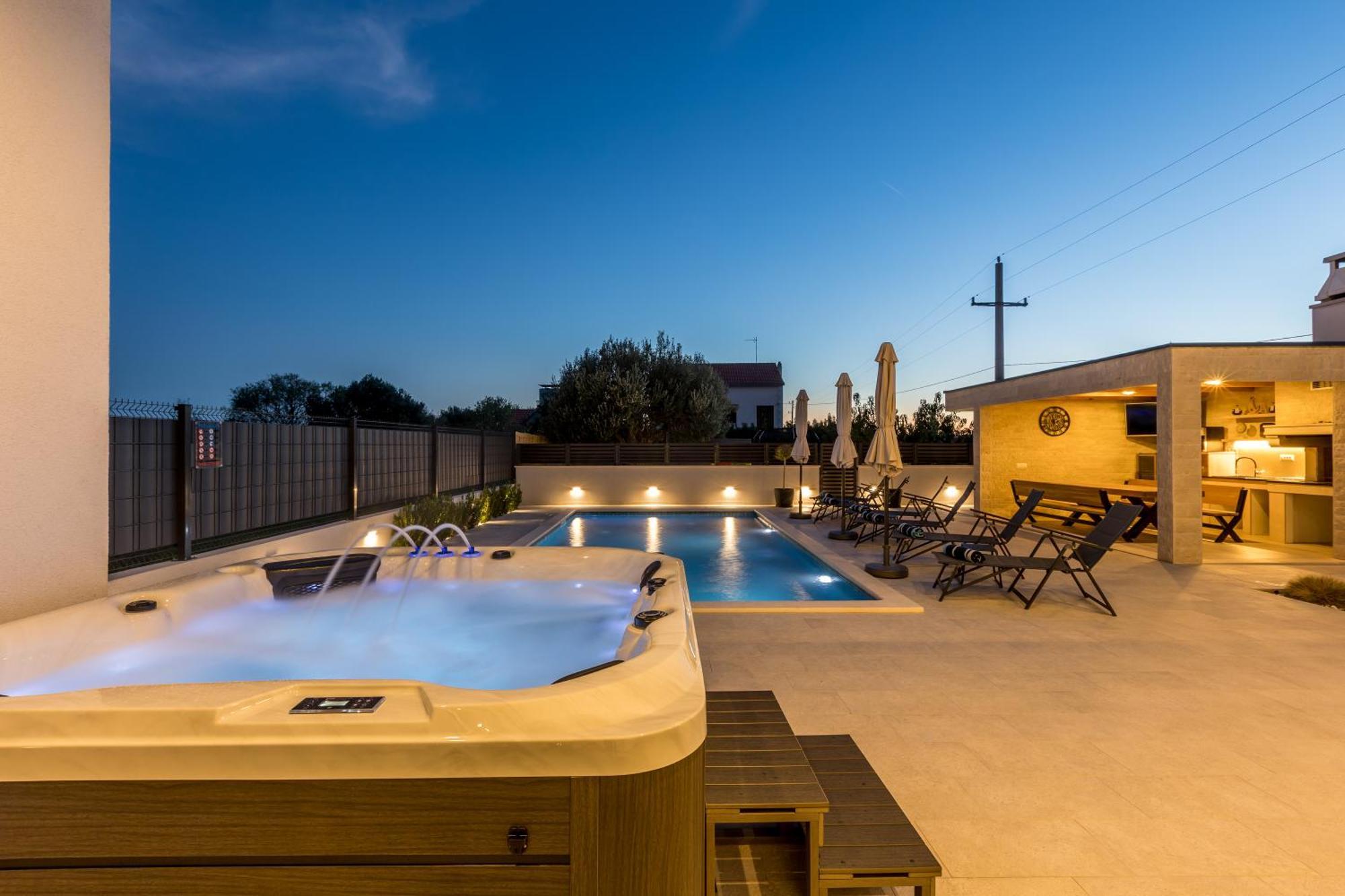 Luxury Villa Diana With Heated Pool And Jacuzzi Dograde Exterior photo
