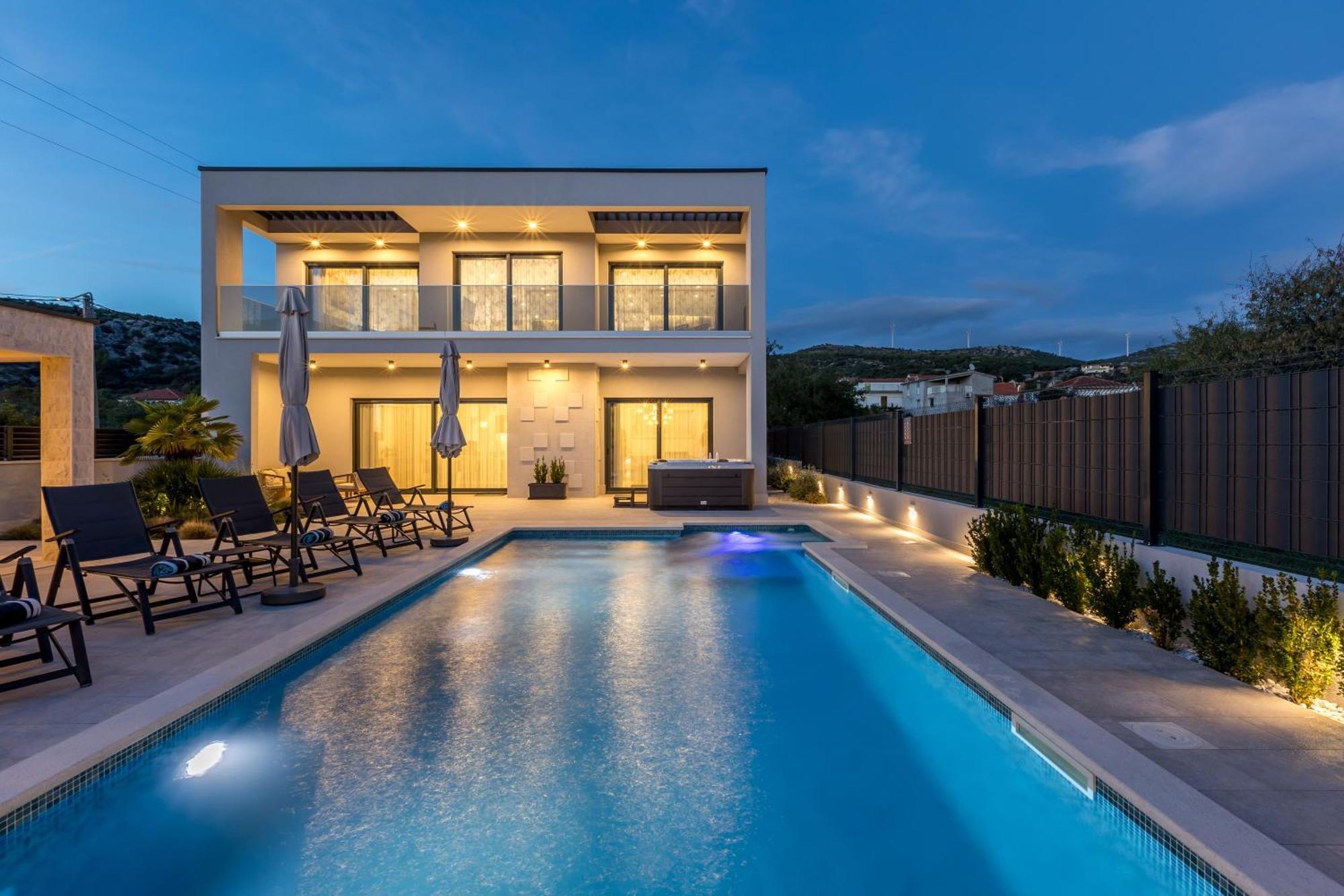 Luxury Villa Diana With Heated Pool And Jacuzzi Dograde Exterior photo