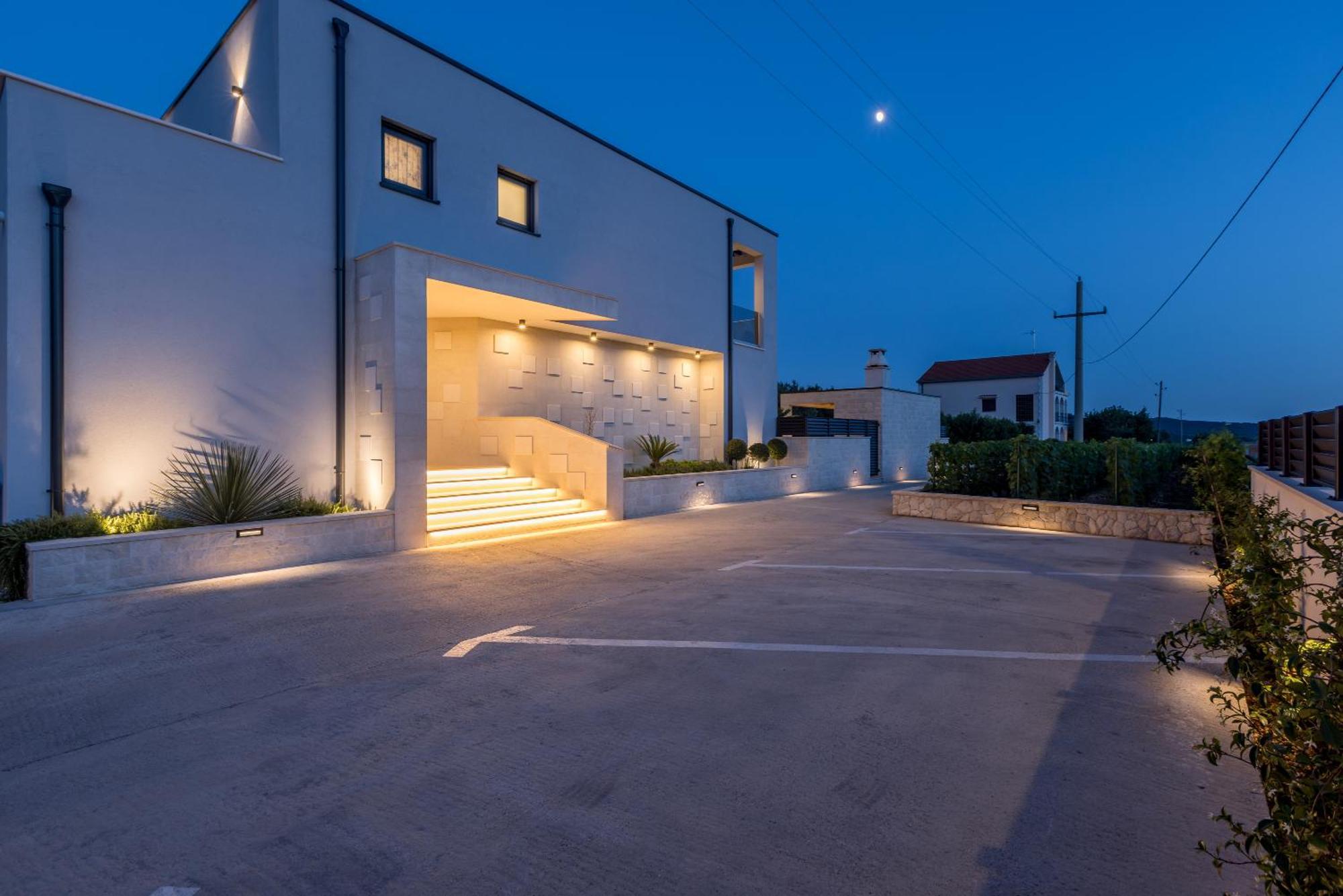 Luxury Villa Diana With Heated Pool And Jacuzzi Dograde Exterior photo