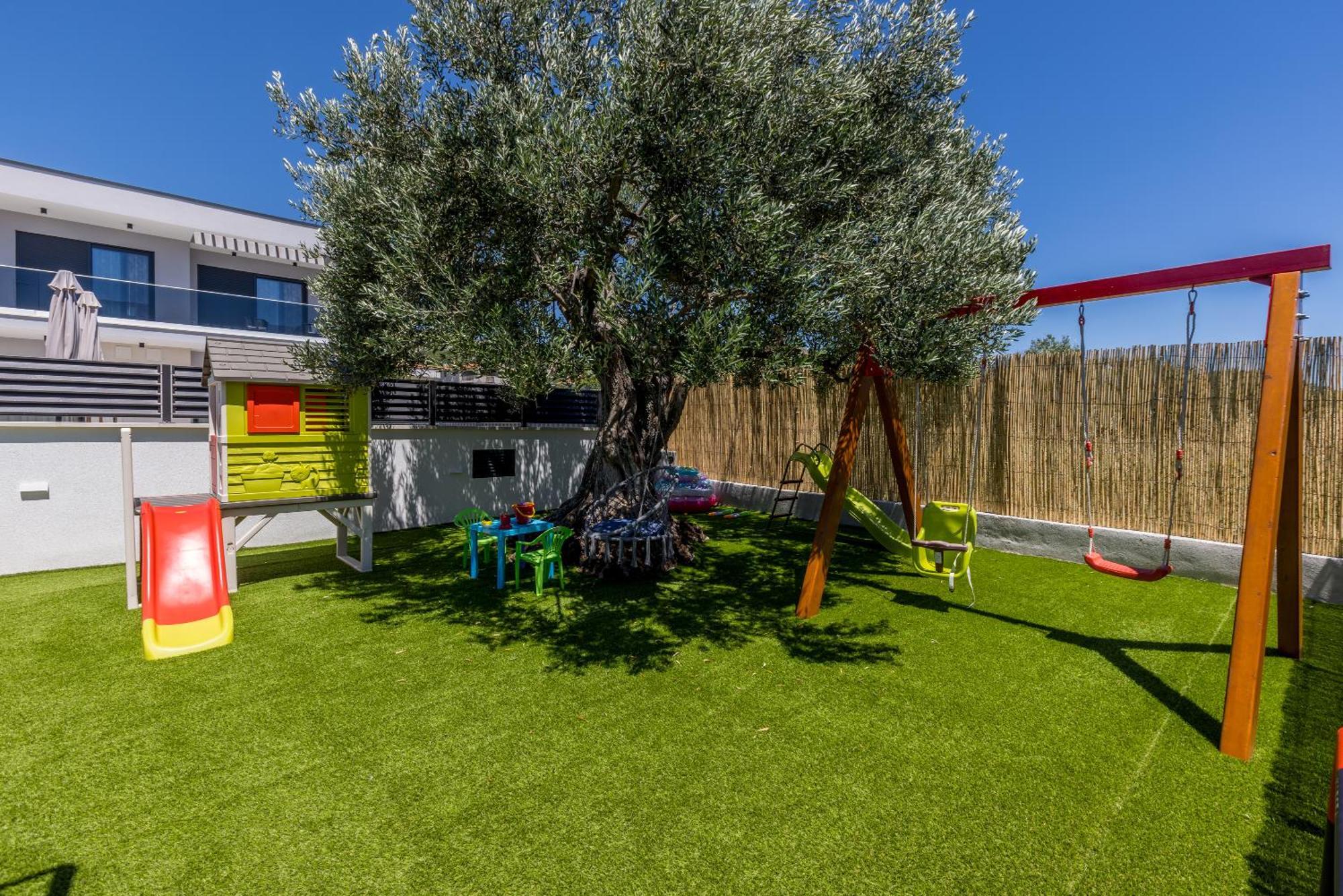 Luxury Villa Diana With Heated Pool And Jacuzzi Dograde Exterior photo