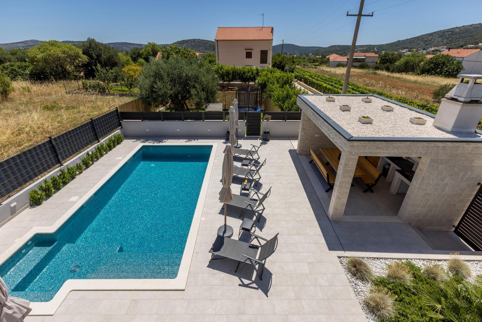 Luxury Villa Diana With Heated Pool And Jacuzzi Dograde Exterior photo
