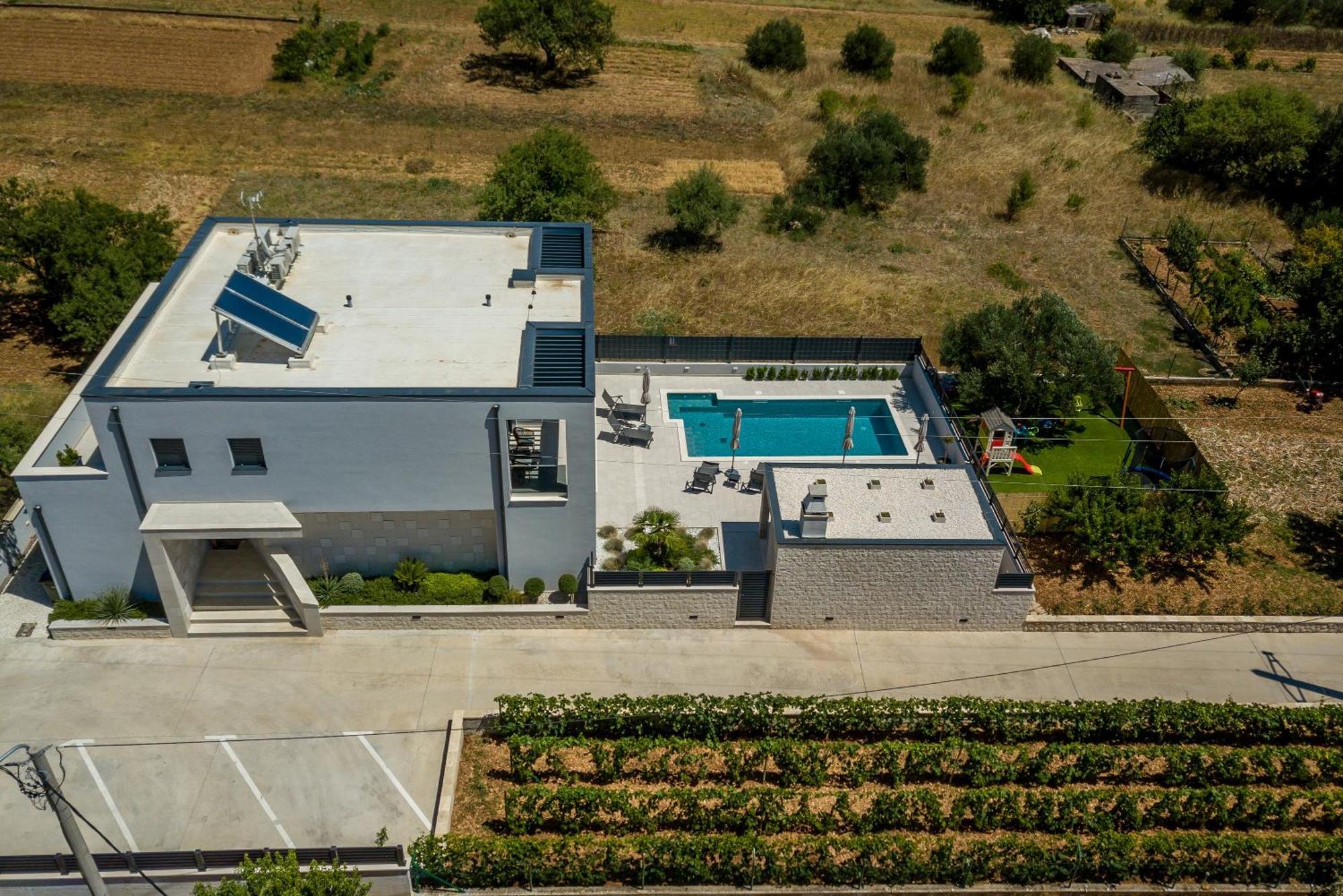 Luxury Villa Diana With Heated Pool And Jacuzzi Dograde Exterior photo